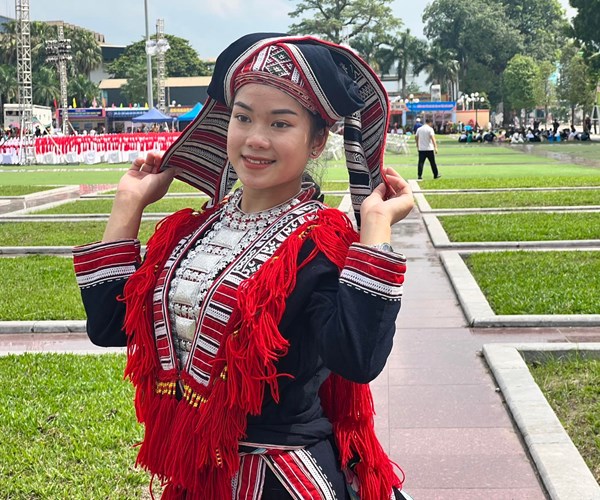 Khai mạc các hoạt động trong khuôn khổ Ngày hội Văn hoá dân tộc Dao toàn quốc lần thứ II - Anh 4