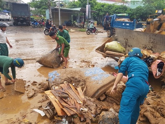 Thủ tướng chỉ đạo tập trung khắc phục hậu quả mưa lũ tại khu vực Trung Bộ - Anh 1