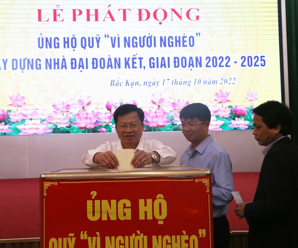 Bắc Kạn phát động ủng hộ quỹ xây nhà Đại đoàn kết - Anh 1