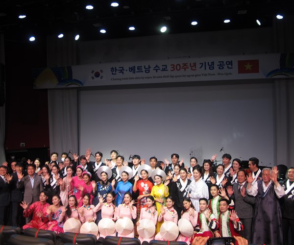 Sôi động và ấn tượng đêm giao lưu âm nhạc Việt Nam – Hàn Quốc - Anh 6