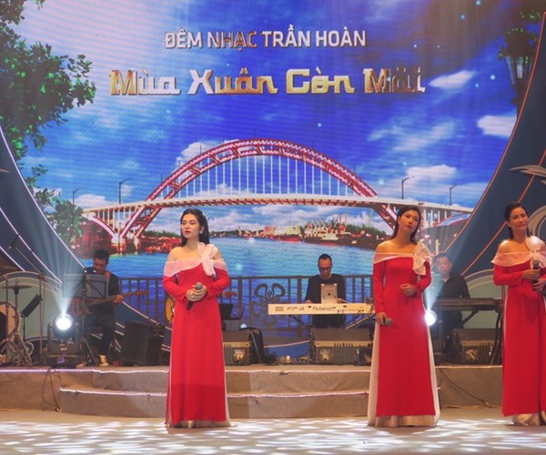 Đêm nhạc Trần Hoàn “Hải Phòng – Miền cửa biển” ra mắt khán giả - Anh 2