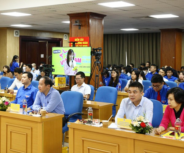 Nhiều hoạt động rèn luyện các giá trị tốt đẹp cho học sinh THPT - Anh 4