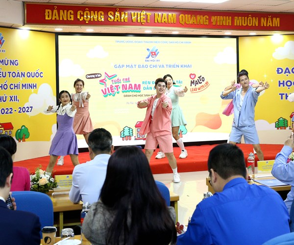 Nhiều hoạt động rèn luyện các giá trị tốt đẹp cho học sinh THPT - Anh 6