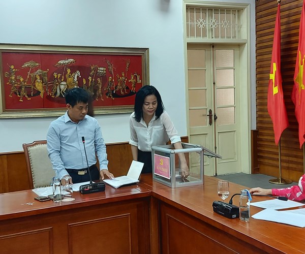 Bộ VHTTDL: Tổ chức bốc thăm lựa chọn ngẫu nhiên cán bộ được xác minh tài sản - Anh 2