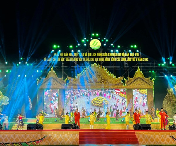 Sẵn sàng cho Lễ khai mạc Ngày hội tôn vinh bản sắc văn hóa đồng bào Khmer Nam Bộ - Anh 11