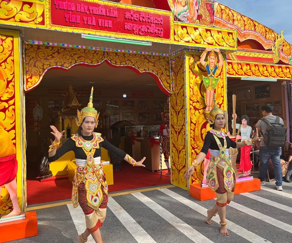 Khai mạc các hoạt động trong khuôn khổ Ngày hội VHTTDL đồng bào Khmer Nam Bộ - Anh 13