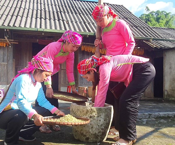 Độc đáo Tết cơm mới của dân tộc Giáy ở Tả Van, Sa Pa - Anh 7