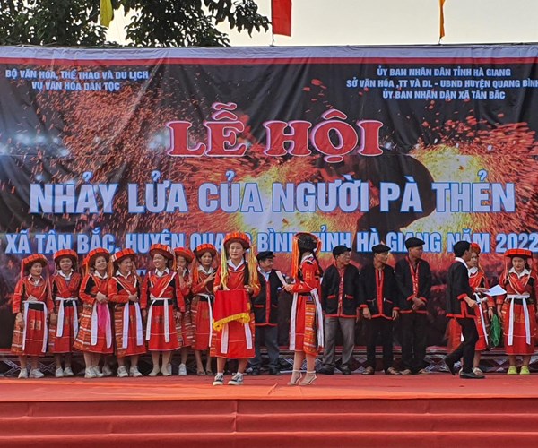 Lễ hội nhảy lửa- nét văn hóa đặc sắc của người Pà Thẻn - Anh 1