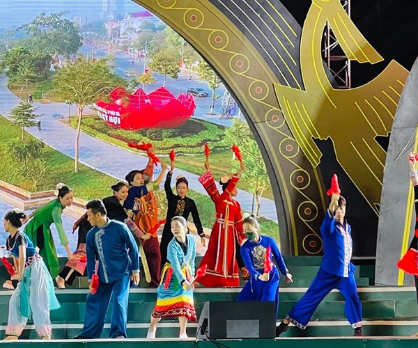 Sẵn sàng cho Lễ khai mạc Ngày hội VHTTDL các dân tộc vùng Tây Bắc lần thứ XV - Anh 5