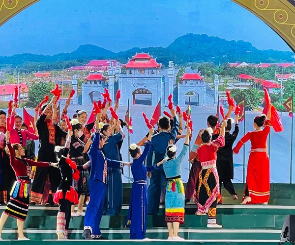 Sẵn sàng cho Lễ khai mạc Ngày hội VHTTDL các dân tộc vùng Tây Bắc lần thứ XV - Anh 9