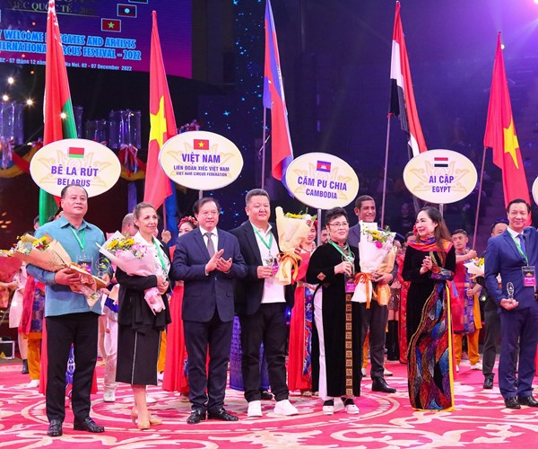 Liên hoan Xiếc quốc tế năm 2022: Cơ hội để được xem những pha trình diễn xiếc ngoạn mục - Anh 2