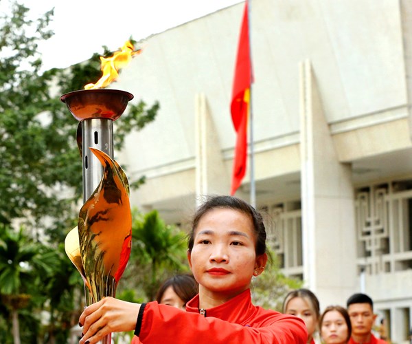 Lễ xin lửa, rước đuốc Đại hội Thể thao toàn quốc lần thứ IX - Anh 12