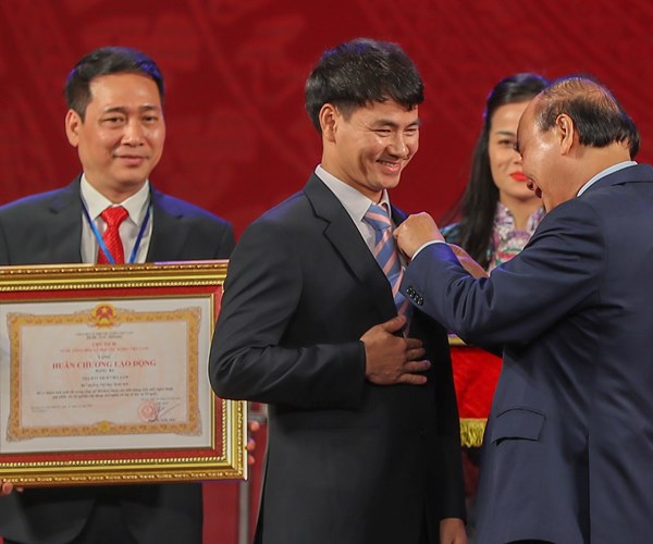 Xứng đáng là cánh chim đầu đàn của sân khấu cách mạng Việt Nam - Anh 2