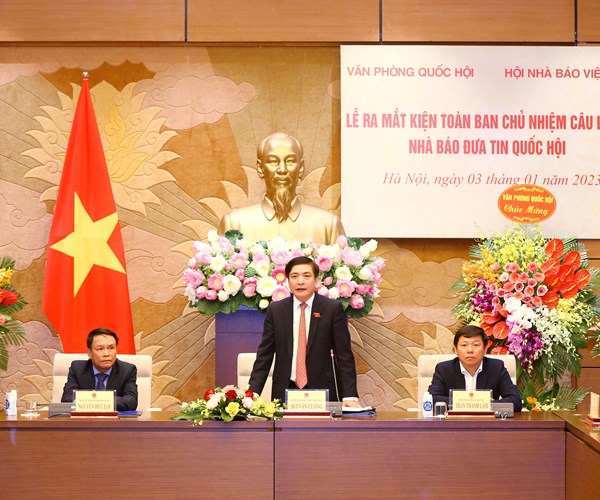 Ra mắt Ban Chủ nhiệm Câu lạc bộ Nhà báo đưa tin Quốc hội - Anh 1