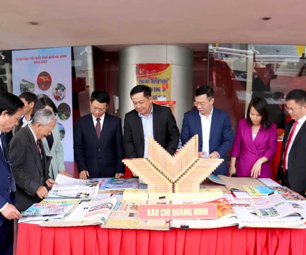 “Xuân trên đất Mỏ” và không gian Tết Việt Xuân Quý Mão - Anh 1