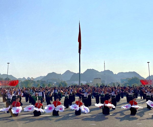 Rực rỡ sắc màu 