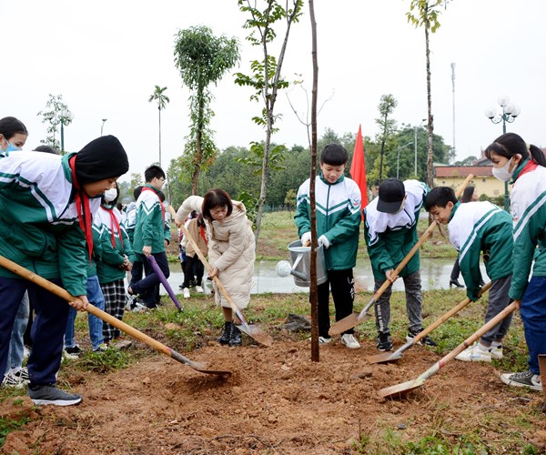 Phú Thọ phát động Tết trồng cây “Đời đời nhớ ơn Bác Hồ” Xuân Quý Mão - Anh 3