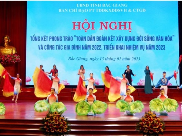 Bắc Giang ưu tiên lấy gia đình làm gốc để xây dựng đời sống văn hóa - Anh 1