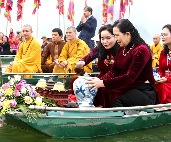Doc dao Le ruoc nuoc hoi Xuan Tam Chuc - Anh 6