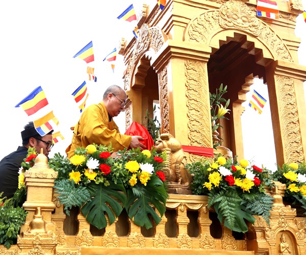 Doc dao Le ruoc nuoc hoi Xuan Tam Chuc - Anh 9