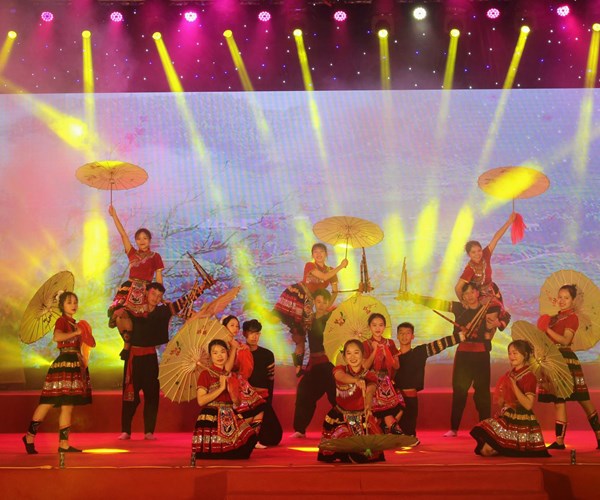Vui Xuân cùng đồng bào các dân tộc nơi biên cương Nậm Nhùn - Anh 5