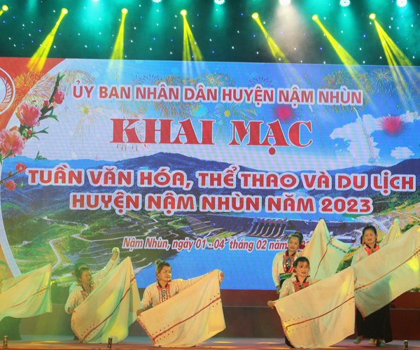 Vui Xuân cùng đồng bào các dân tộc nơi biên cương Nậm Nhùn - Anh 1