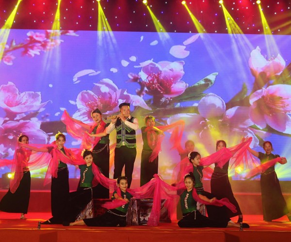 Vui Xuân cùng đồng bào các dân tộc nơi biên cương Nậm Nhùn - Anh 4