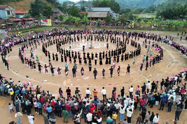 Độc đáo lễ hội Lồng Tồng của người Tày ở Kiến Thành - Anh 3