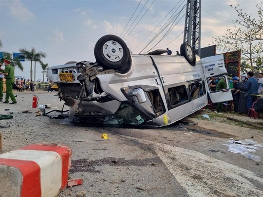 Thủ tướng Chính phủ chỉ đạo khắc phục hậu quả TNGT đặc biệt nghiêm trọng tại Quảng Nam - Anh 1