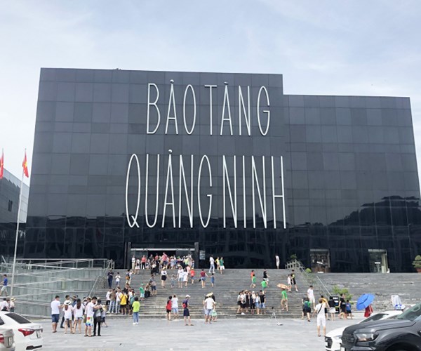 Quảng Ninh: Hướng tới mục tiêu trở thành trung tâm du lịch quốc tế - Anh 1