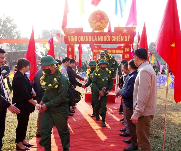 Điện Biên có 1.141 công dân lên đường nhập ngũ - Anh 1