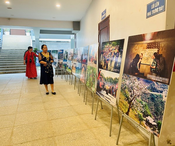 Triển lãm trưng bày ảnh nghệ thuật du lịch Điện Biên - Anh 2