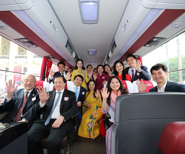 Nha hat Kich Viet Nam khoi dong chuyen xe dac biet ‘Happy smile - Nu cuoi hanh phuc’ - Anh 2