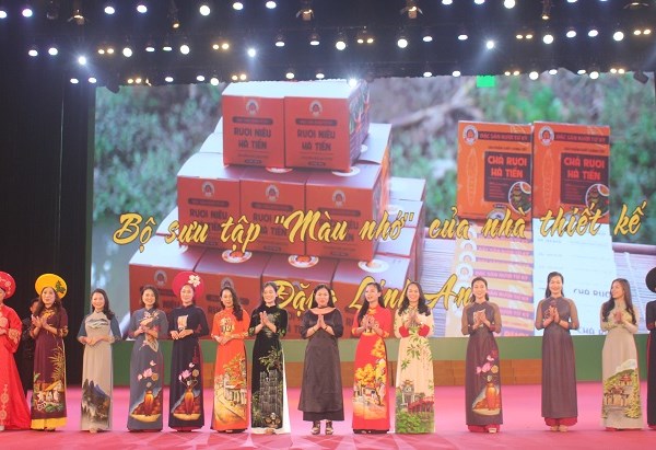Phụ nữ Hải Dương lan tỏa giá trị, vẻ đẹp của áo dài - Anh 2