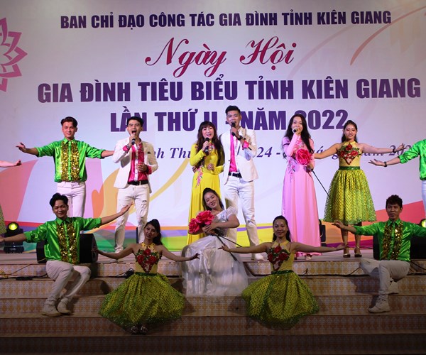 Kiên Giang: Nhiều hoạt động hưởng ứng ngày Quốc tế Hạnh phúc 20.3 - Anh 1