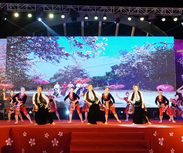 Khai mạc không gian giới thiệu, quảng bá văn hóa, du lịch Điện Biên - Anh 5