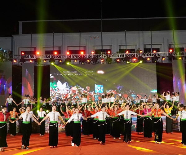 Dien Bien san sang cho dem khai mac Le hoi Hoa Ban 2023 - Anh 2