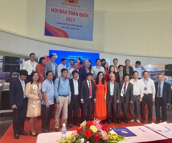 Đào tạo, bồi dưỡng nghiệp vụ báo chí bắt kịp xu thế hiện đại - Anh 3