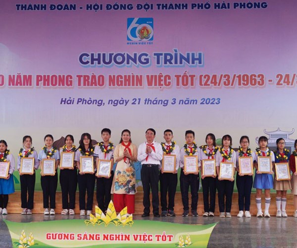 Hải Phòng tuyên dương 60 