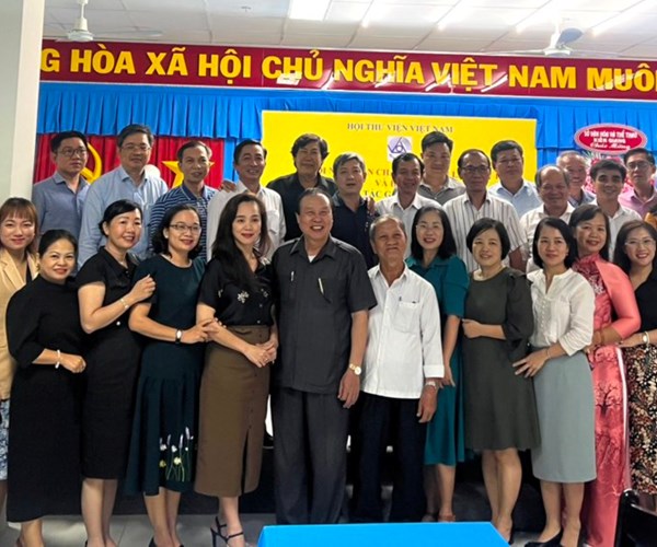 Bản quyền tác giả trong chuyển đổi số hoạt động thư viện - Anh 1