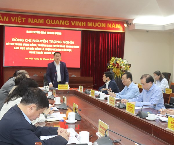 Trưởng ban Tuyên giáo Trung ương Nguyễn Trọng Nghĩa:  Chất lượng giải thưởng và con người được lựa chọn đều phải xứng đáng - Anh 1
