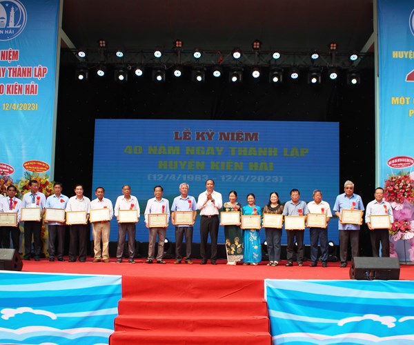 Kiên Hải sau 40 năm chuyển mình mạnh mẽ - Anh 2