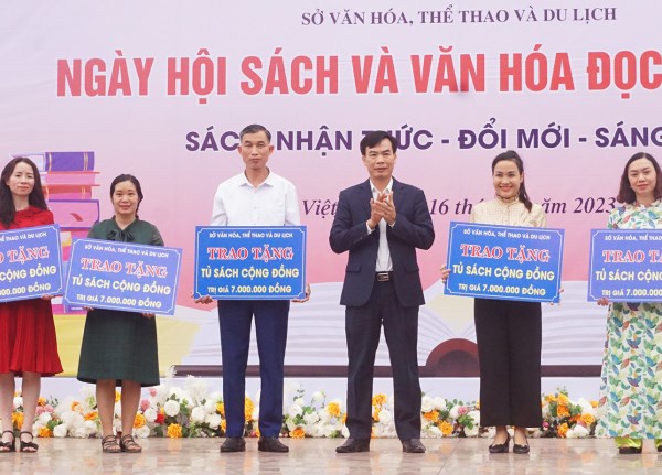 Phú Thọ khai mạc Ngày Sách và Văn hóa đọc năm 2023 - Anh 1