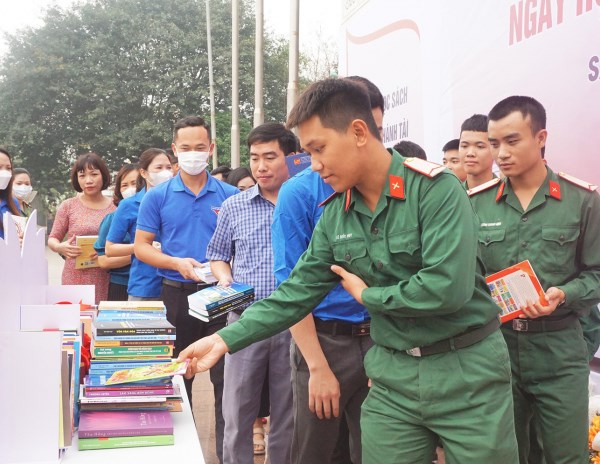 Phú Thọ khai mạc Ngày Sách và Văn hóa đọc năm 2023 - Anh 3