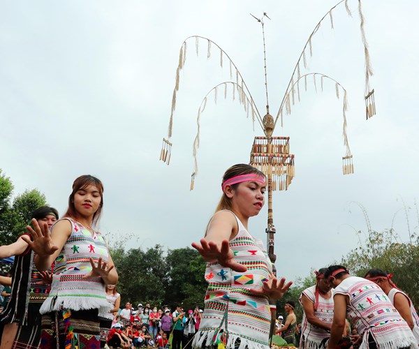 Le Nho R’he- net van hoa truyen thong doc dao cua nguoi Ma - Anh 5