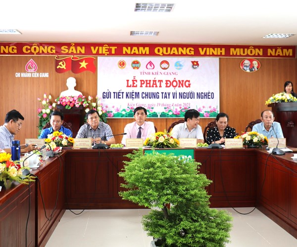 Kiên Giang gửi tiền tiết kiệm chung tay vì người nghèo - Anh 1