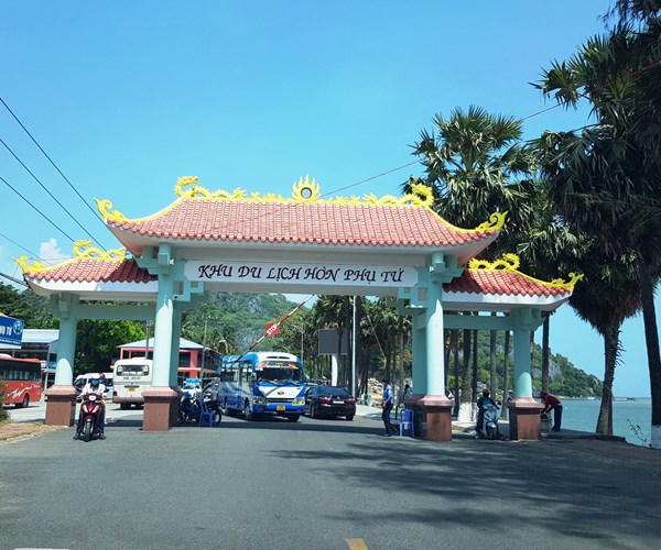 Hơn 260 ngàn lượt khách đến Kiên Giang dịp nghỉ lễ - Anh 1