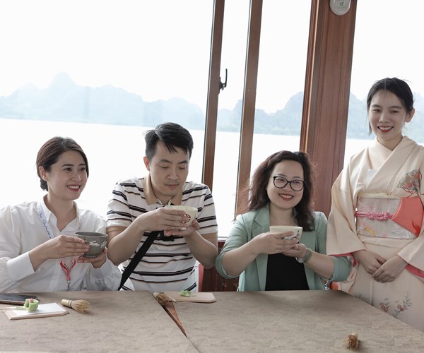 Chủ tịch Quốc hội Vương Đình Huệ dự Lễ khai mạc Tuần Văn hóa - Du lịch Hà Nam - Anh 16