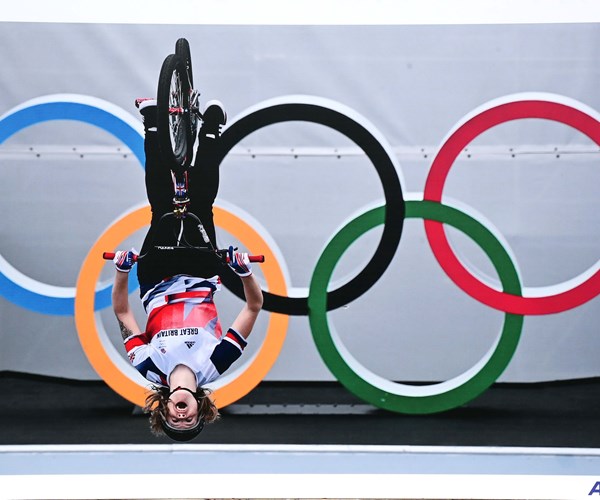 Trien lam “Duong toi Olympics 2024” tai Ha Noi - Anh 5