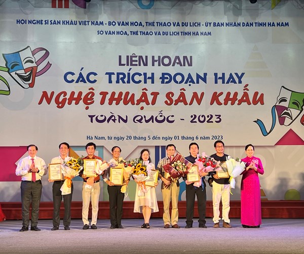 Bế mạc Liên hoan các trích đoạn hay nghệ thuật Sân khấu toàn quốc - Anh 1